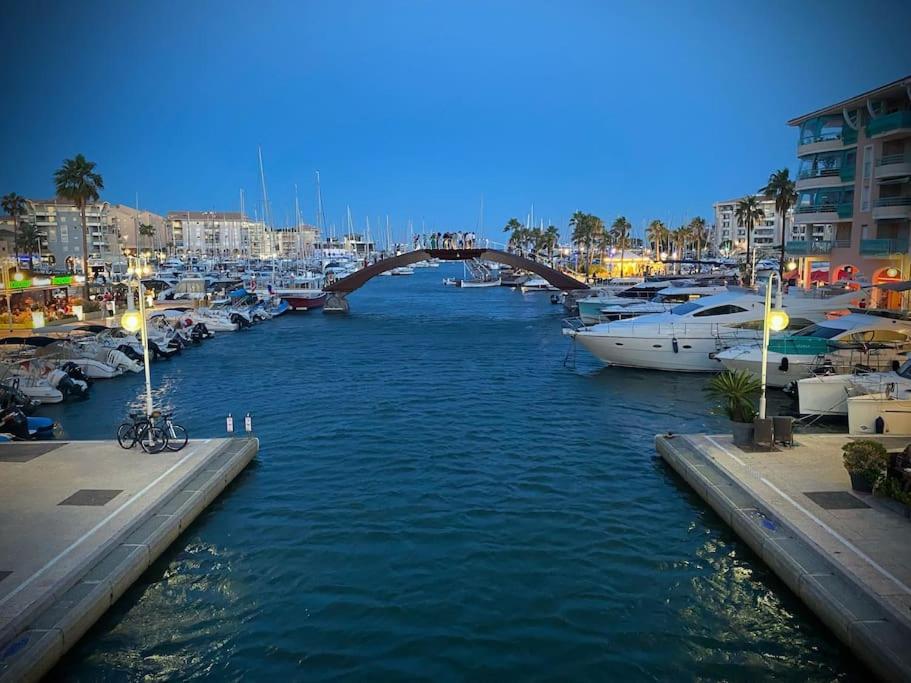 Port-Frejus, Le Paladien, Appartement 2 Pieces Climatise, Terrasse & Parking Exterior photo